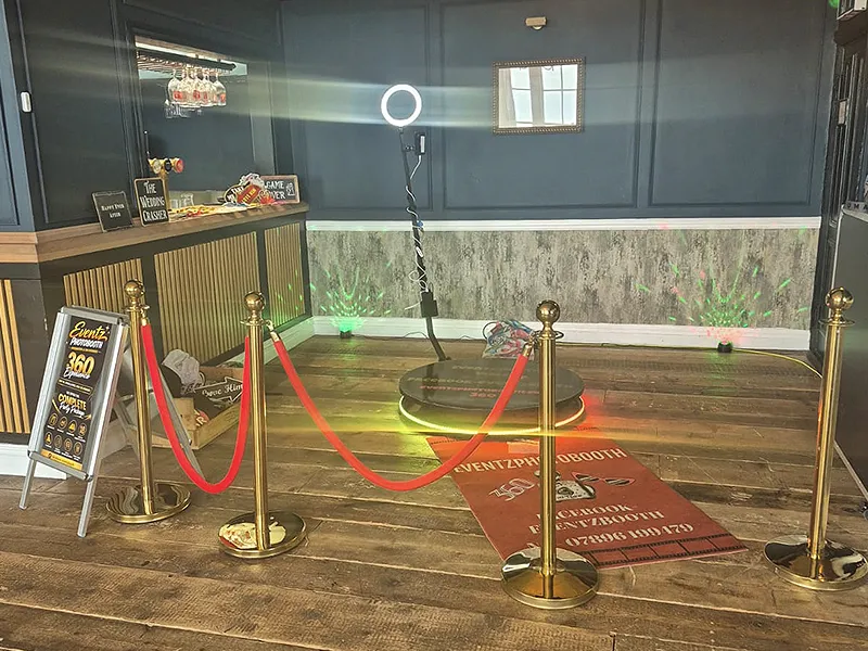 eventz-photobooth-360-experience-photo-pod-01-party-exclusive-prints-setup-South-Wales-Swansea-Cardiff-UK